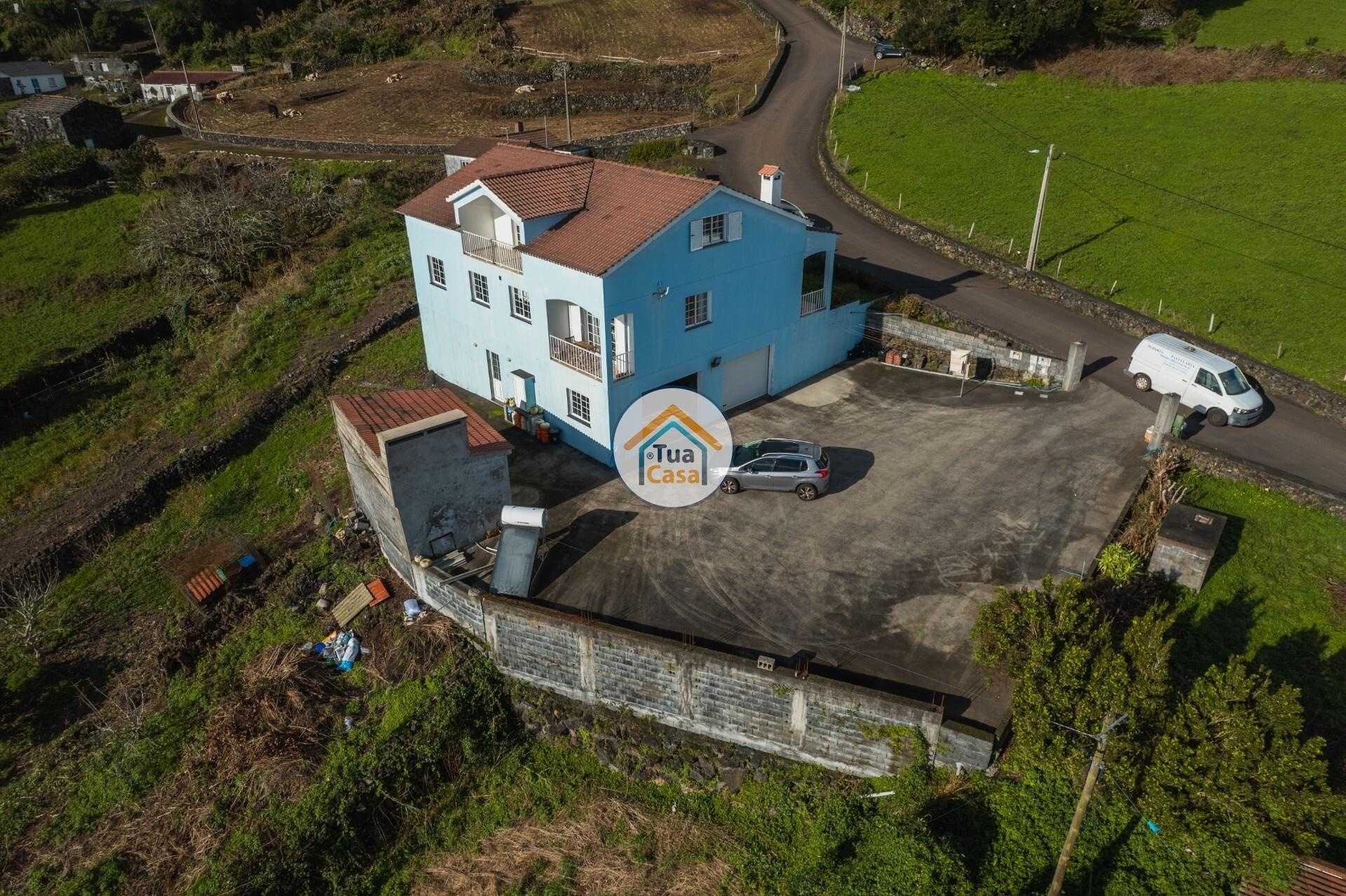 Rumah di Calheta, Azores 12452299