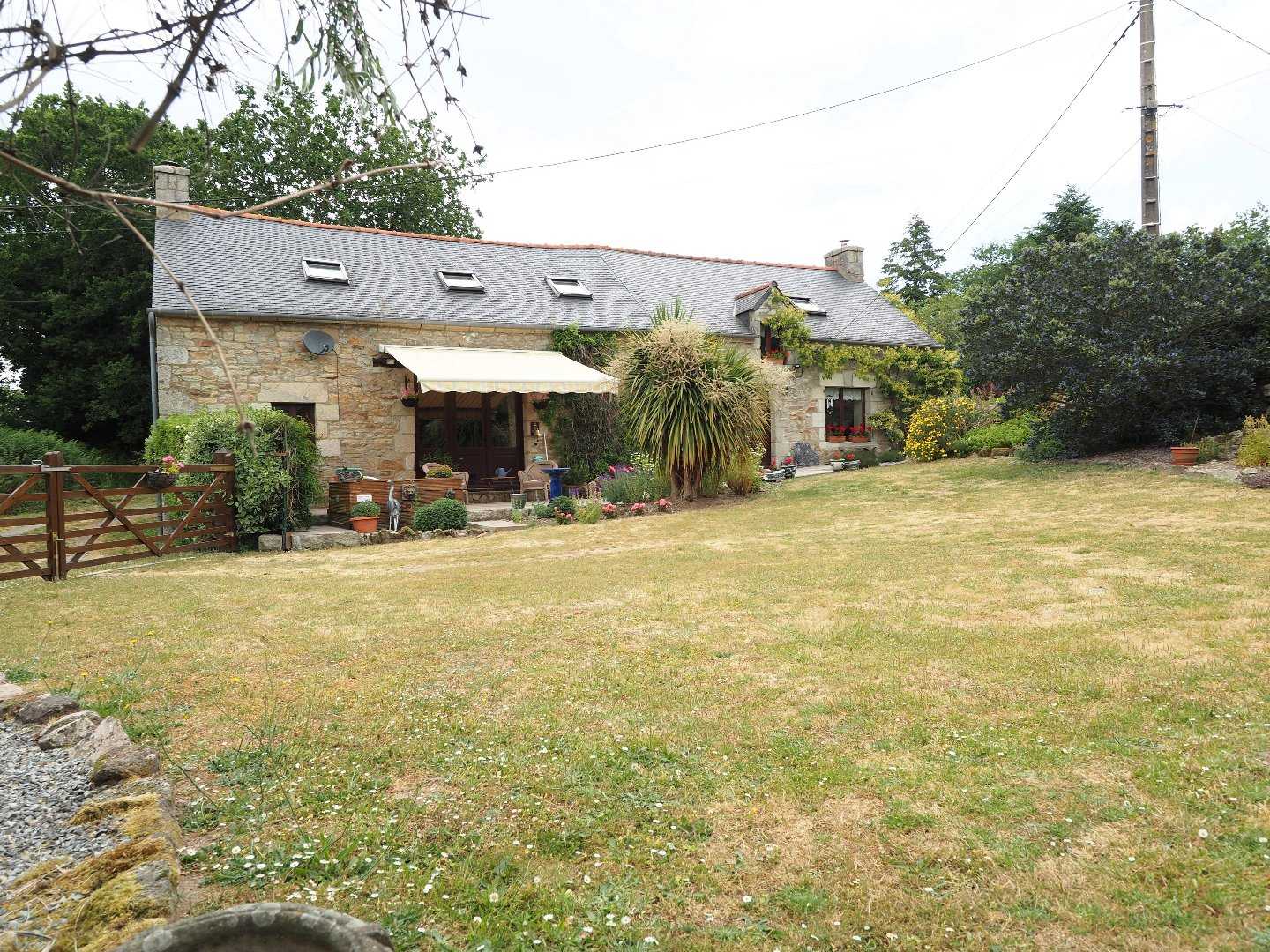 Rumah di Guern, Brittany 12452510