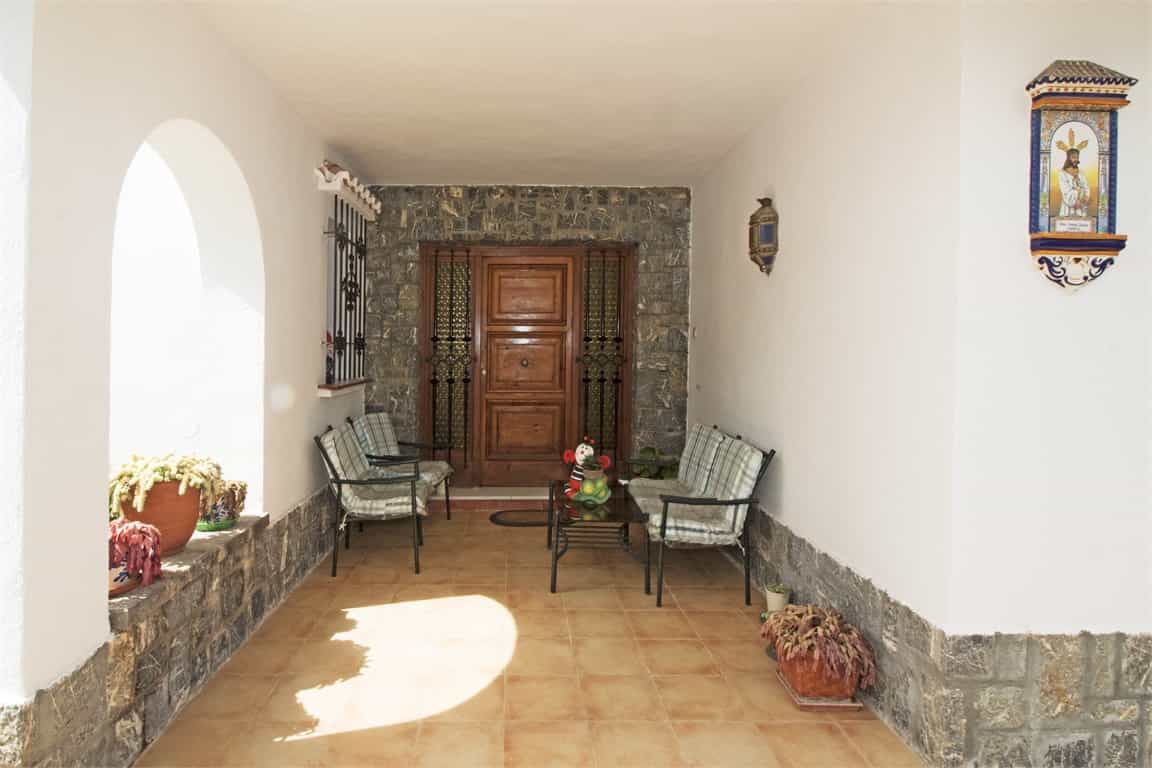 House in Olias, Andalusia 12453853