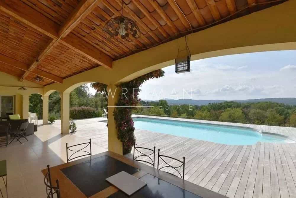 Hus i Montauroux, Provence-Alpes-Cote d'Azur 12453902
