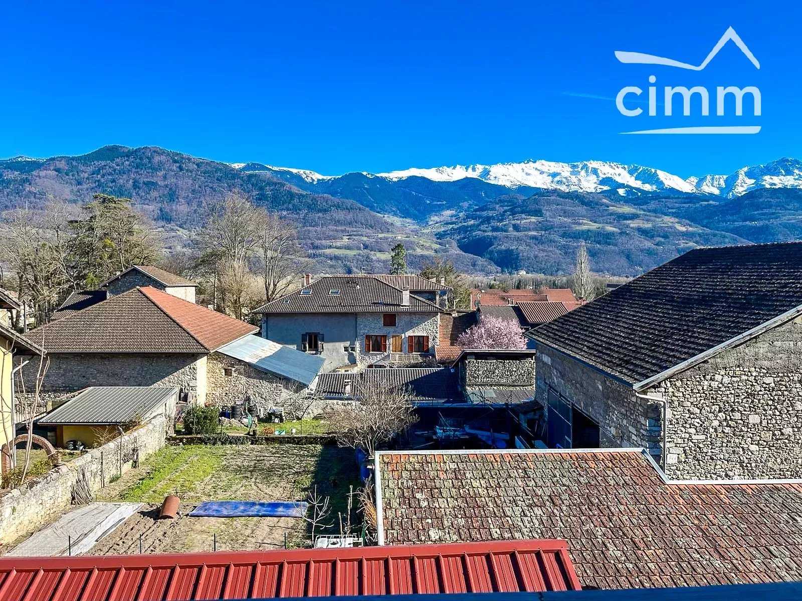 Condominium in La Terrasse, Auvergne-Rhône-Alpes 12453923