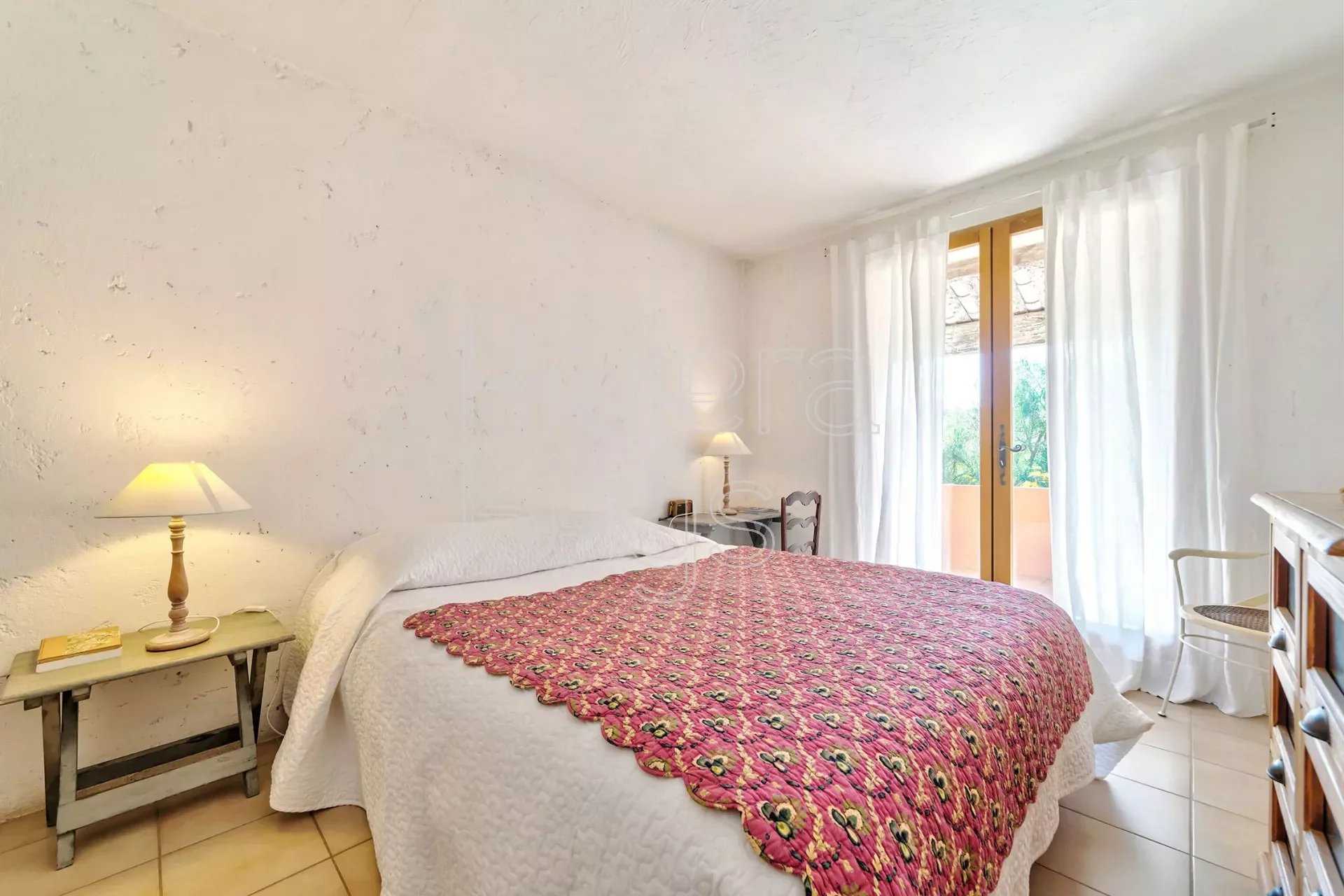 Haus im Roquebrune-sur-Argens, Var 12453950