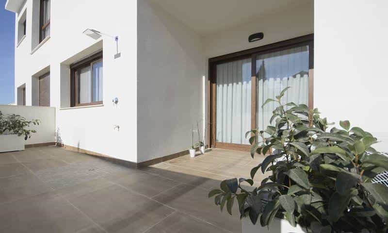 بيت في Torrevieja, Comunidad Valenciana 12455225