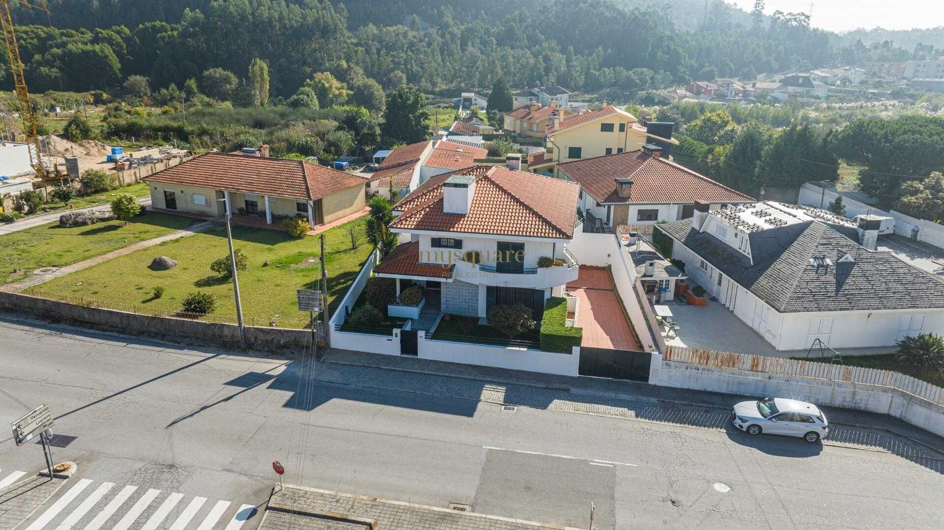 жилой дом в , Porto District 12456012