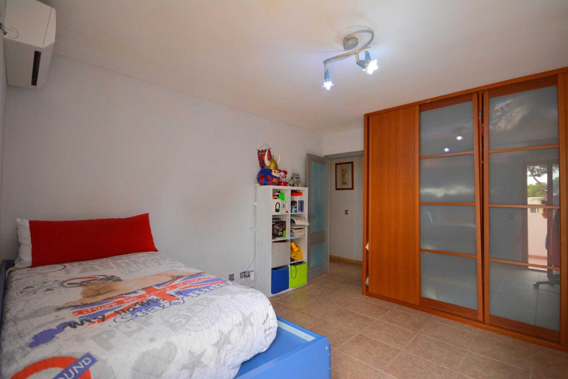 Condominium in Calvià, Illes Balears 12456443