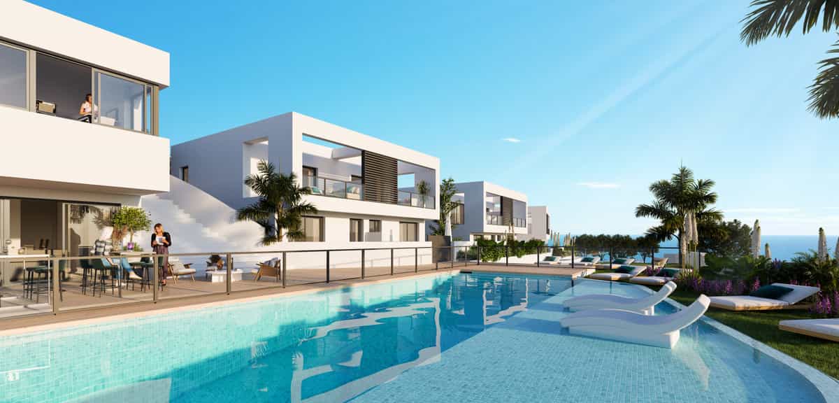 Multiple Houses in Fuengirola, Andalusia 12456474