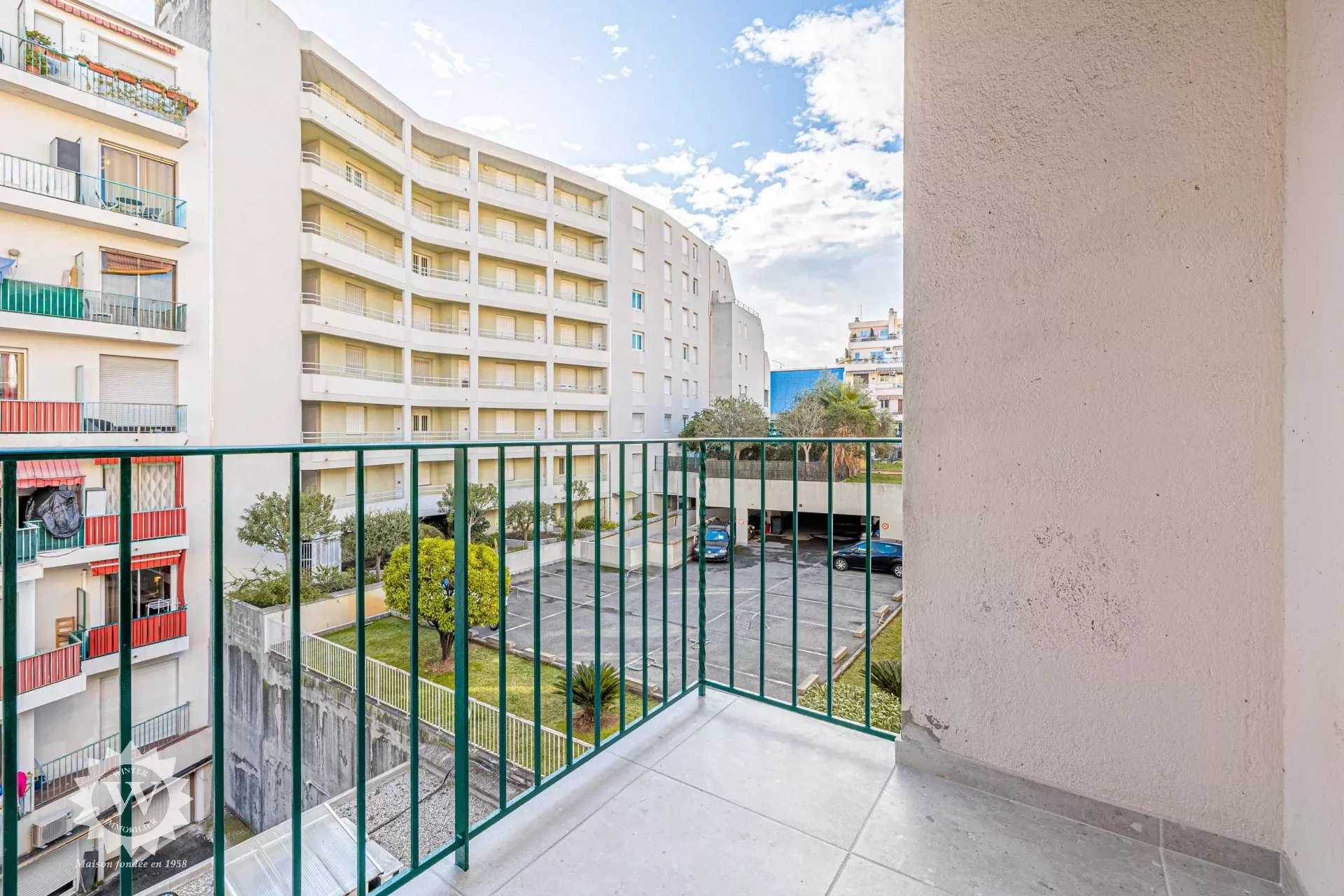 Condominium dans La Californie, Provence-Alpes-Côte d'Azur 12456920