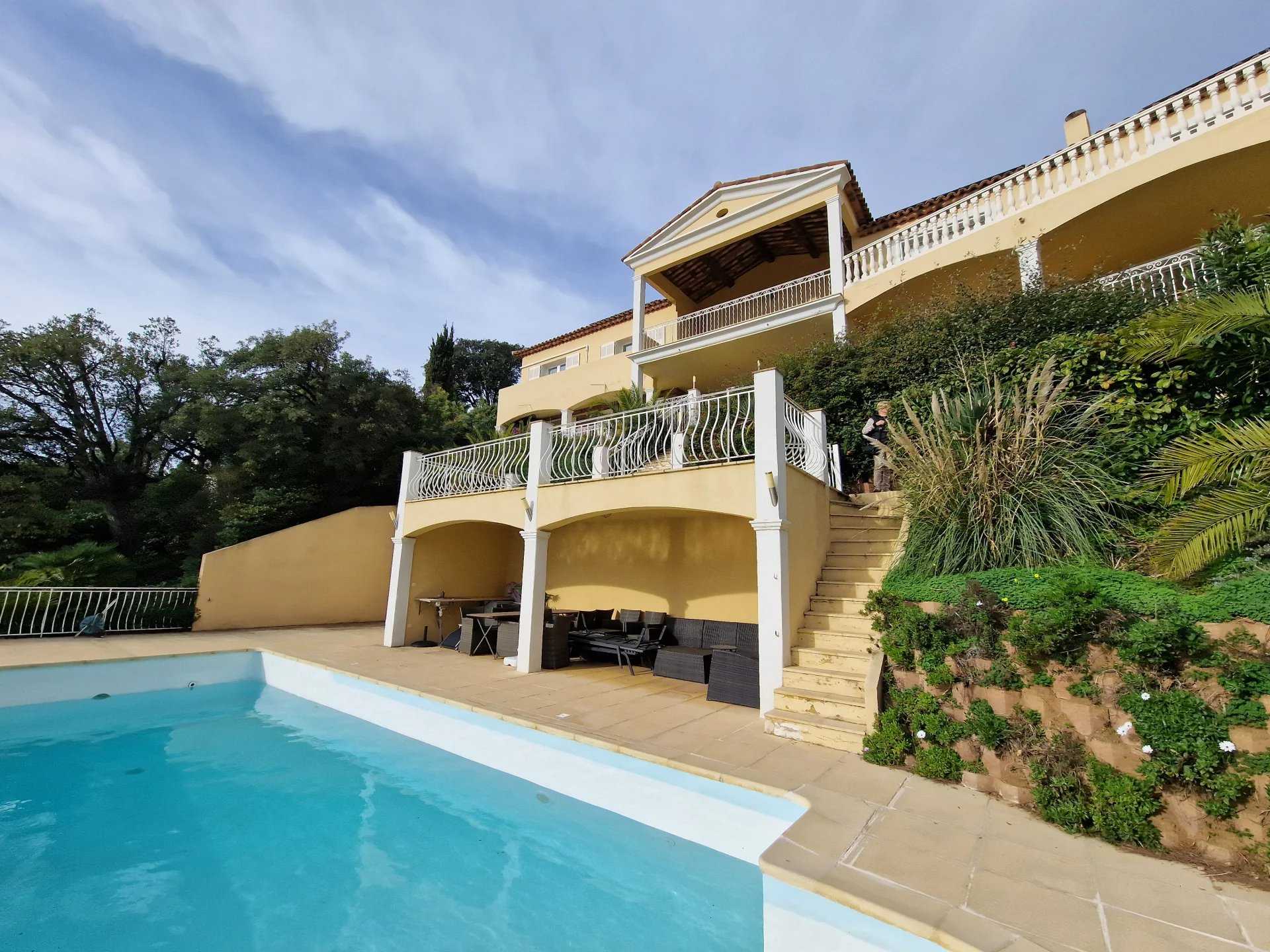 Rumah di Saint-Aygulf, Provence-Alpes-Cote d'Azur 12456949