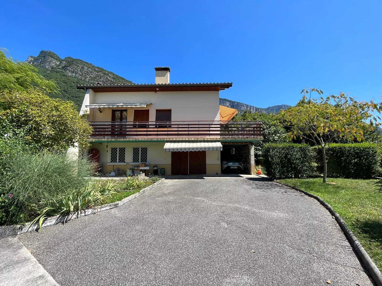 casa en Voreppe, Auvernia-Ródano-Alpes 12457024