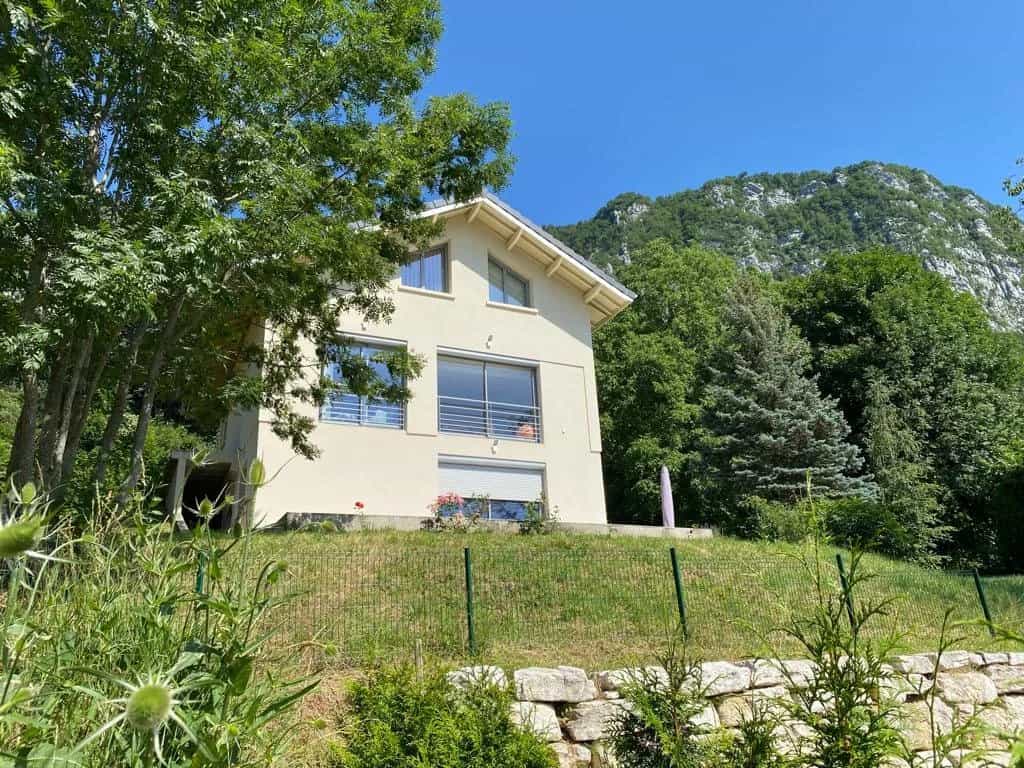 House in Fontanil-Cornillon, Auvergne-Rhone-Alpes 12457038