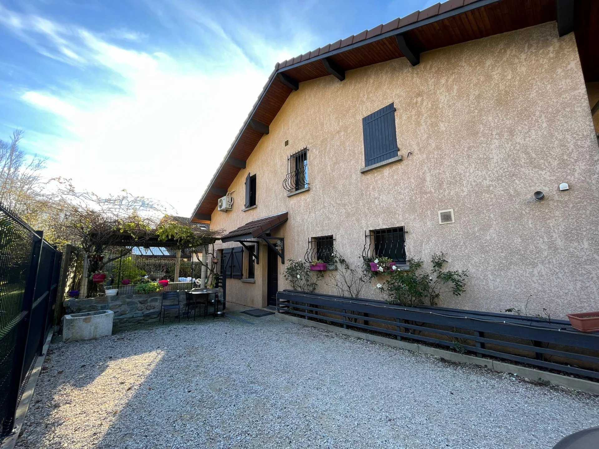 Residential in Fontanil-Cornillon, Isère 12457039