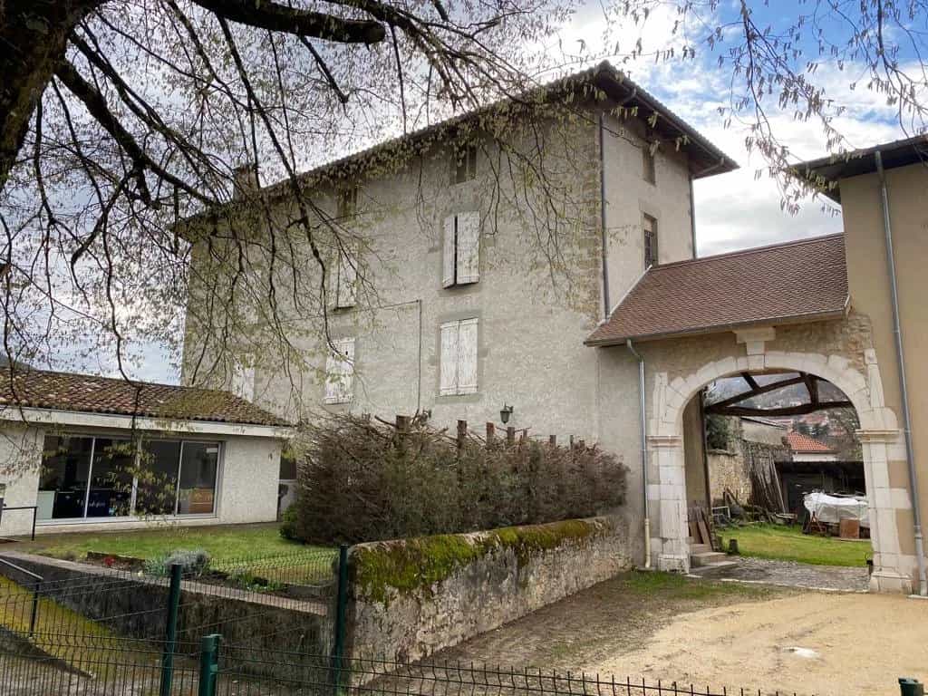 Asuinrakennus sisään Tullins, Isère 12457052