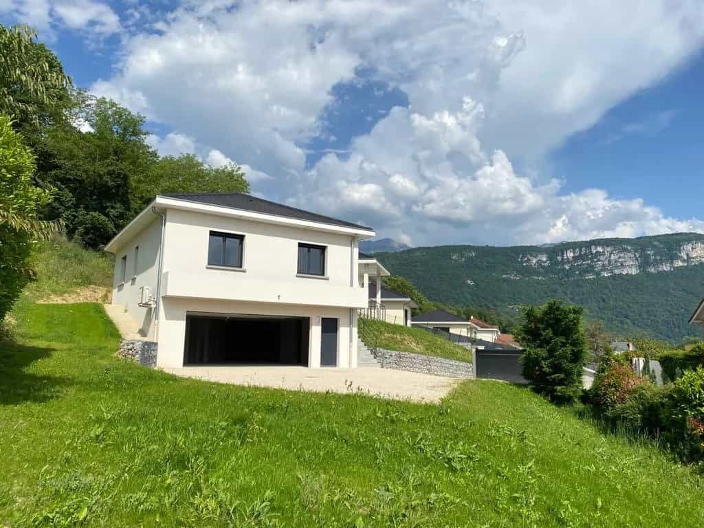 Asuinrakennus sisään La Buisse, Isère 12457054