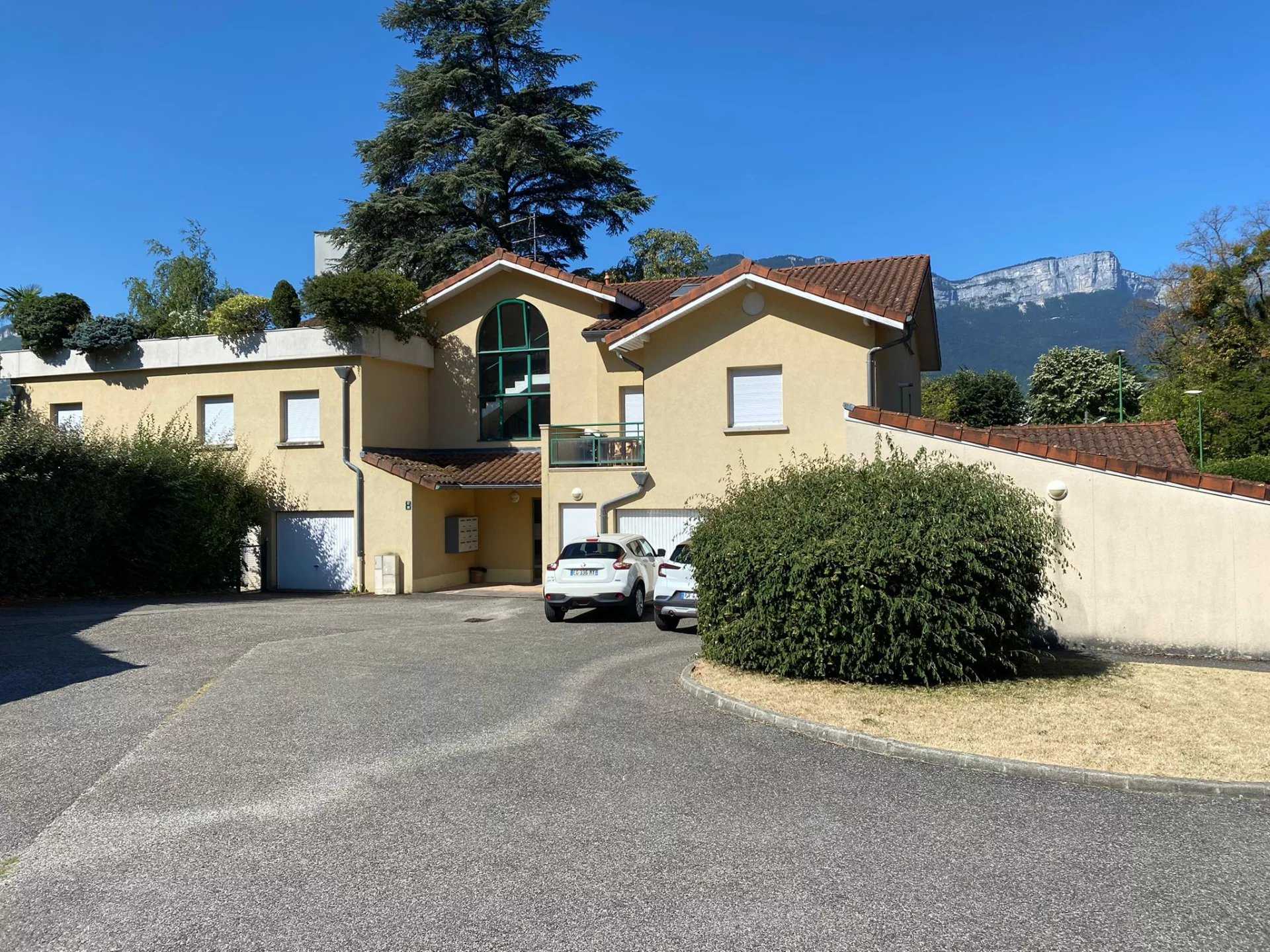 Condominium dans Saint-Egreve, Auvergne-Rhone-Alpes 12457061