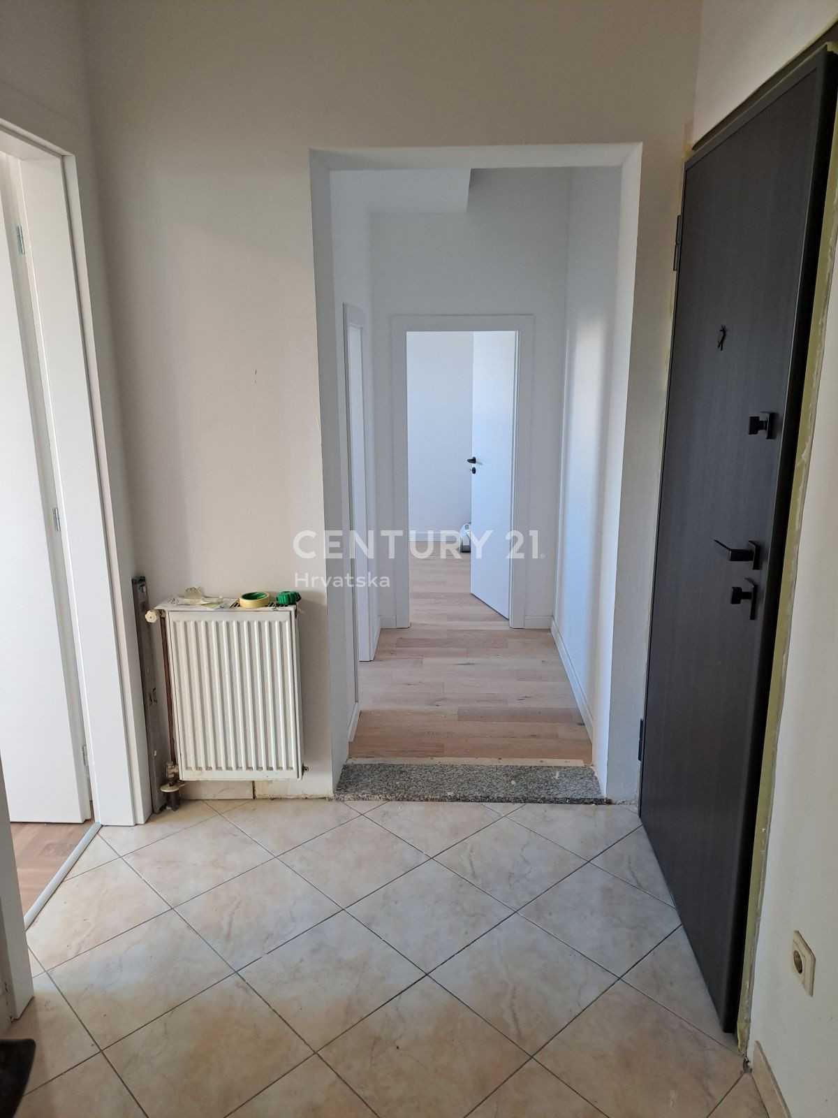 Condominium in Stenjevec, Zagreb, Grad 12457391