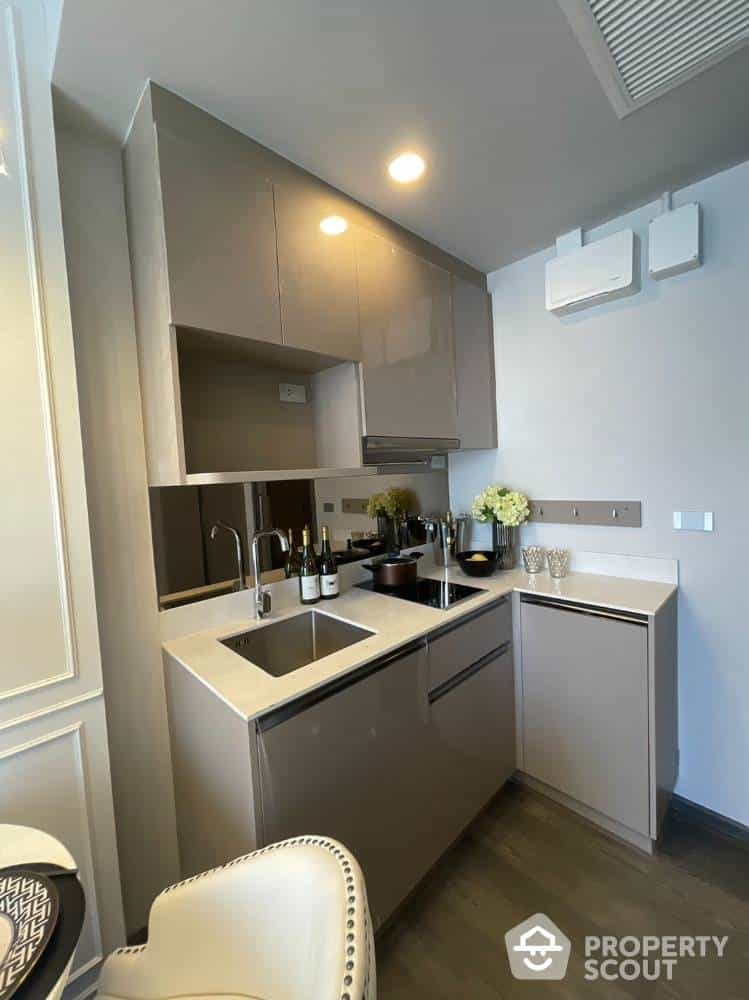 Condominium in Ban Bang Kraboeang, Samut Prakan 12460585