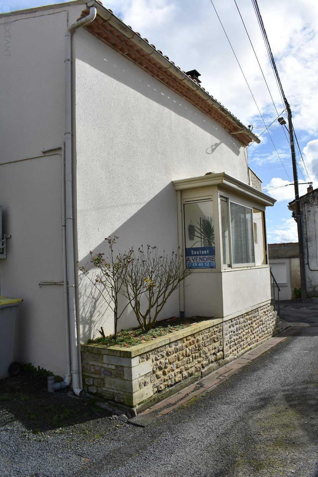casa en Saint-Froult, Nouvelle-Aquitaine 12463076