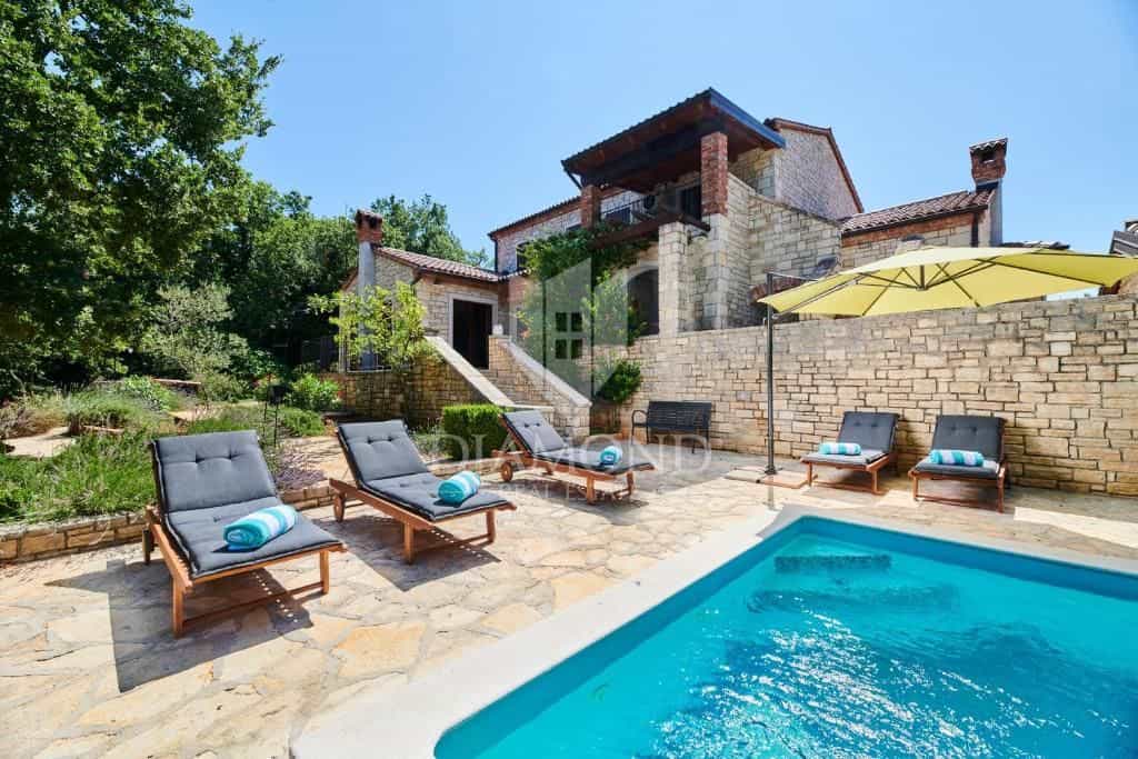 σπίτι σε Kaštel, Istria County 12463138