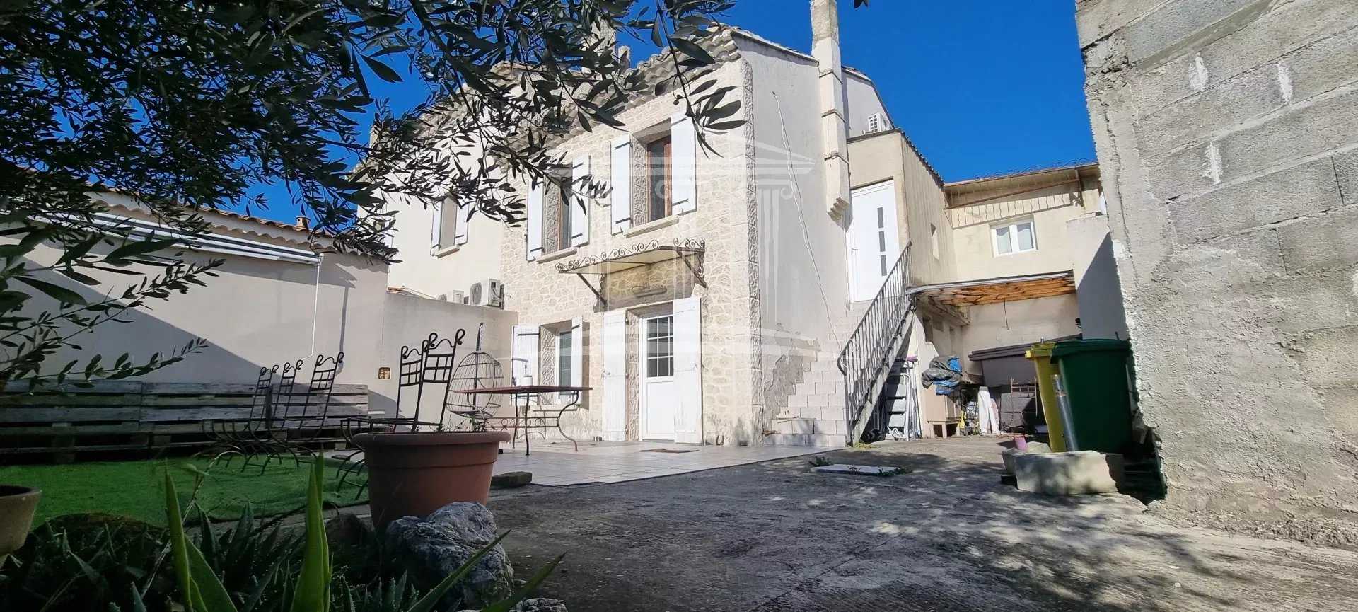 Rumah di Le Pontet, Provence-Alpes-Cote d'Azur 12464112