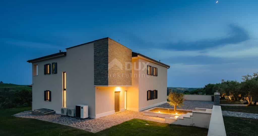 房子 在 Buje, Istarska Zupanija 12464208
