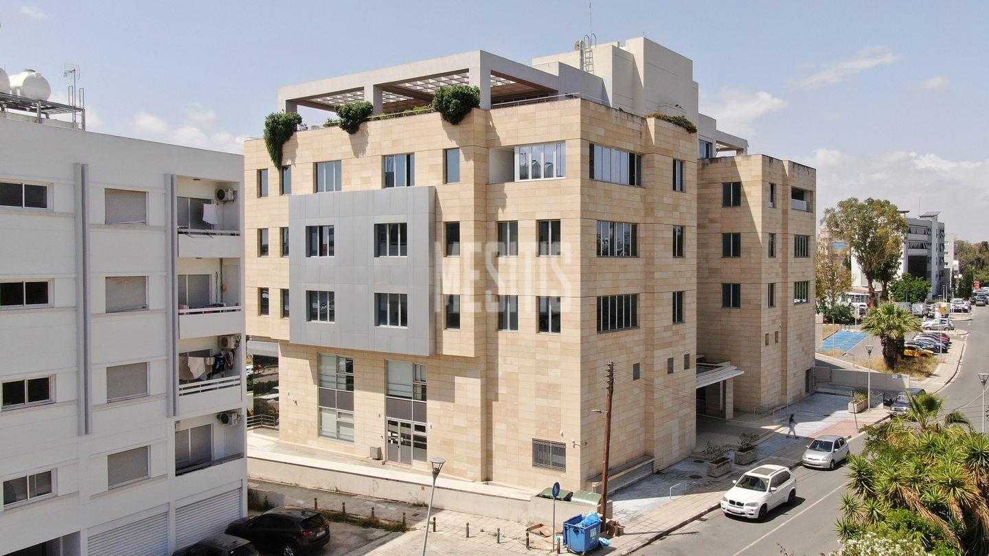 Офис в Strovolos, Nicosia 12464333