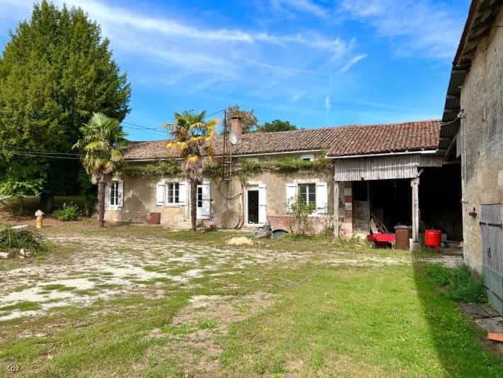 House in Londigny, Nouvelle-Aquitaine 12465235