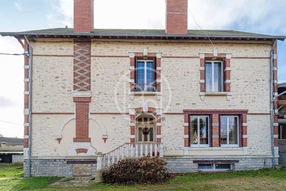 House in Vierzon, Centre-Val de Loire 12466504