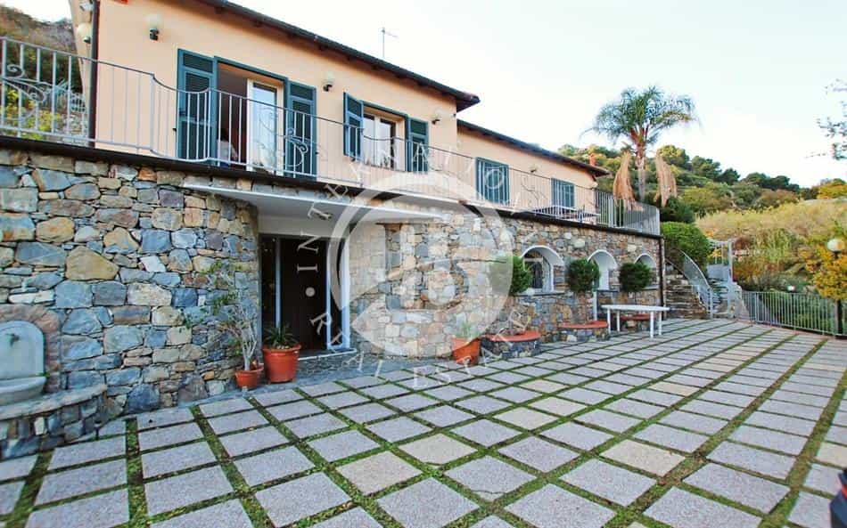House in San Remo, Liguria 12466595
