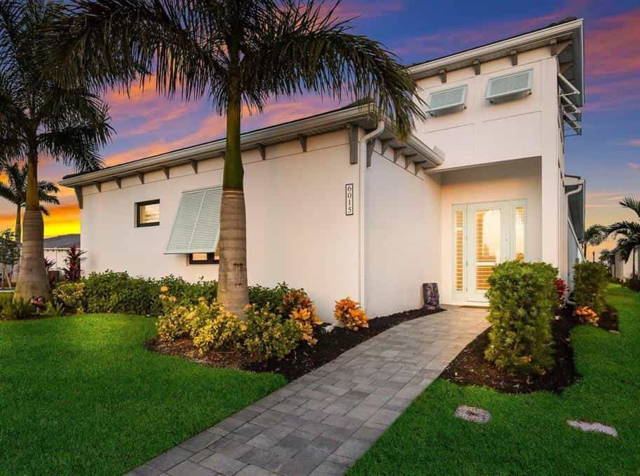 House in Longboat Key, Florida 12466642