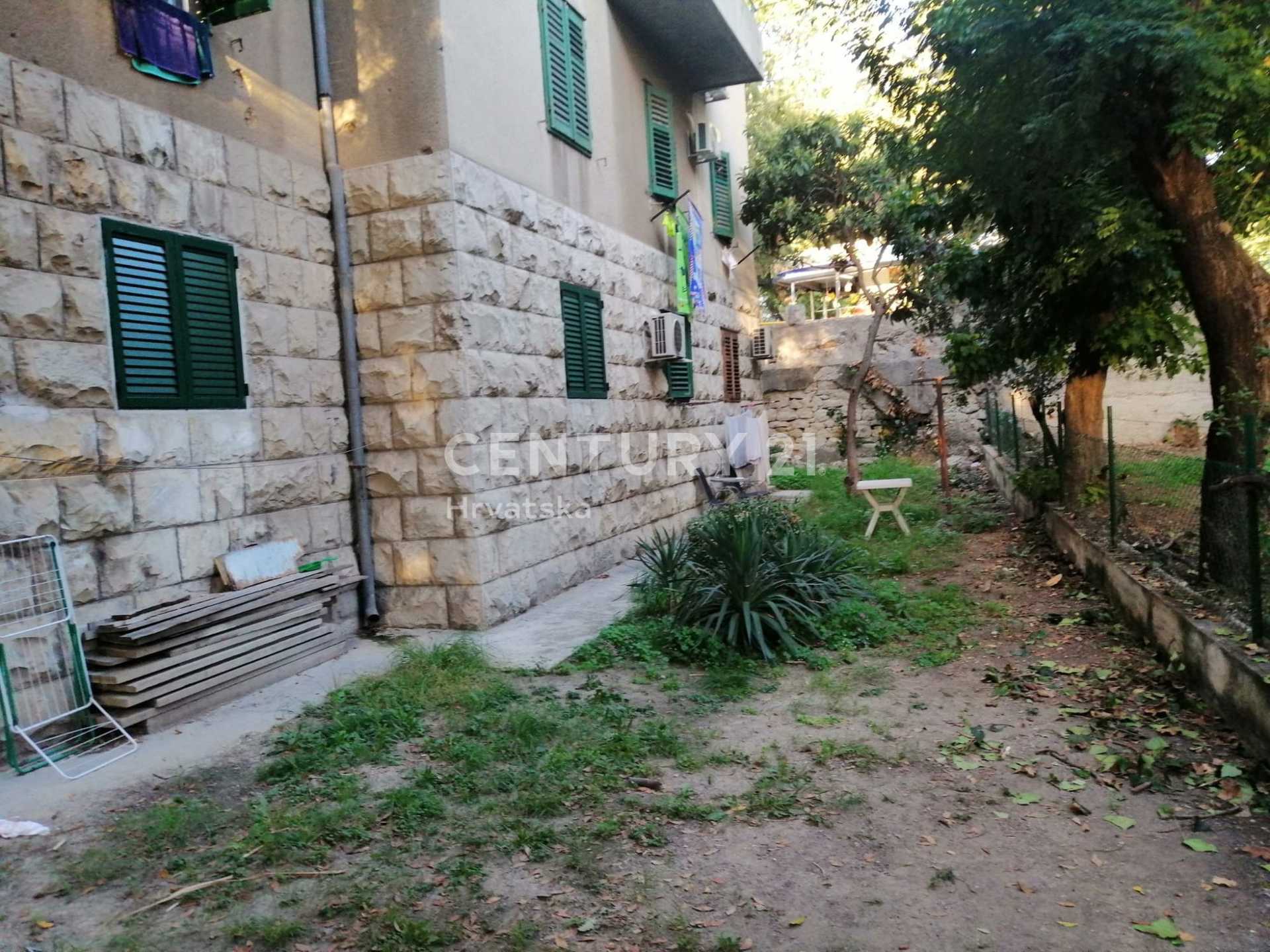 Condominium in Split, Splitsko-Dalmatinska Zupanija 12467675