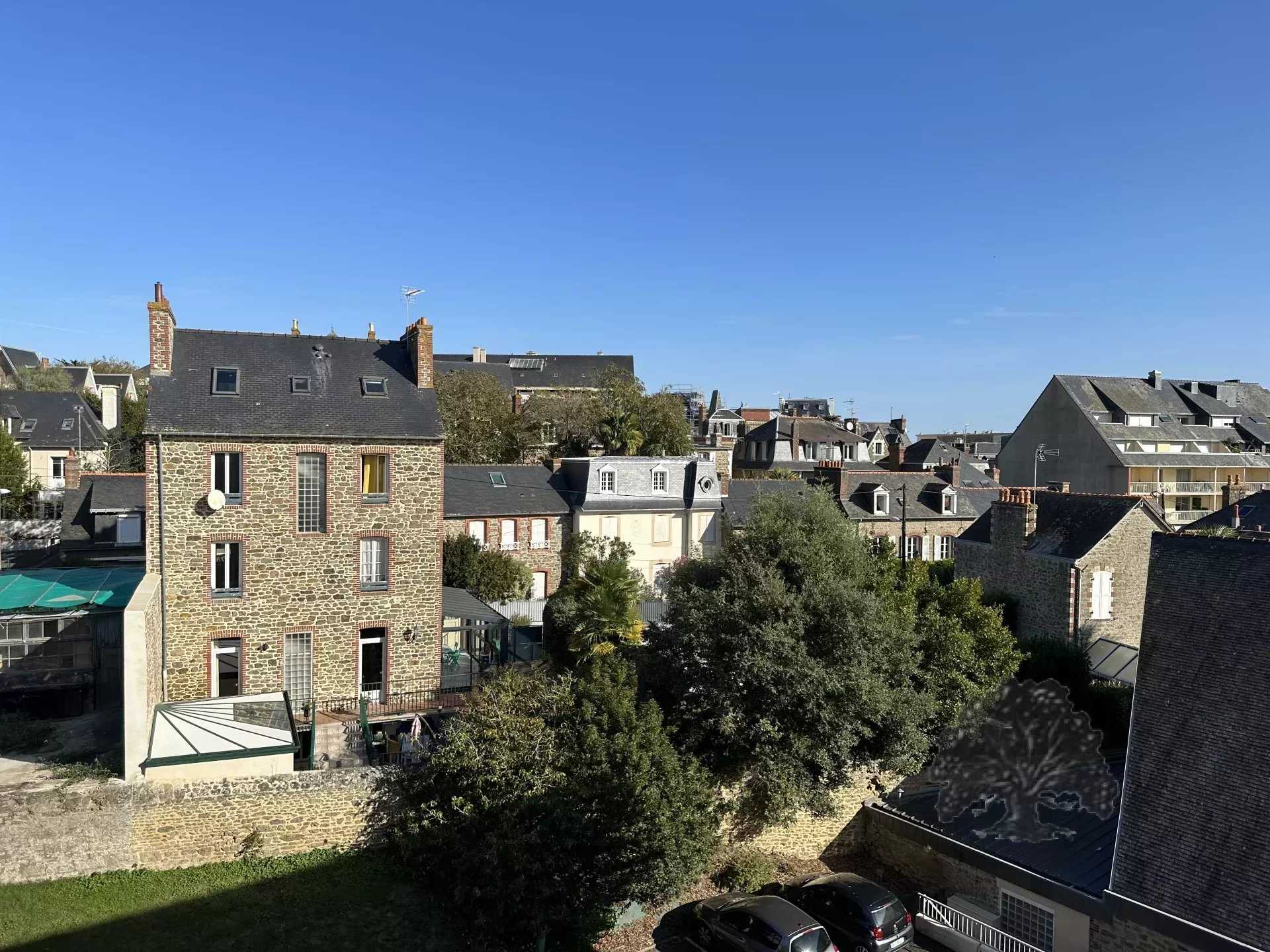Condominium in Dinard, Ille-et-Vilaine 12468913