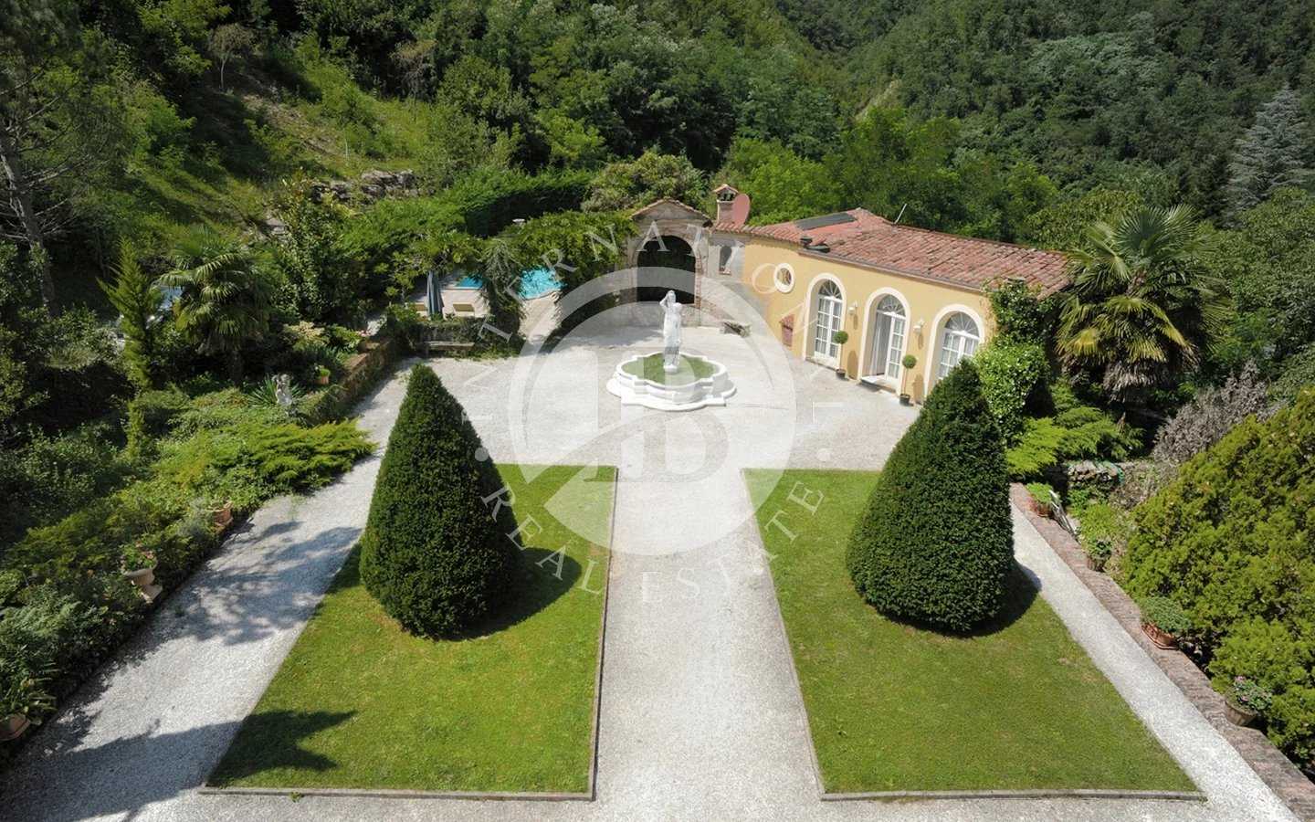 房子 在 Castelnuovo di Garfagnana, Tuscany 12468915