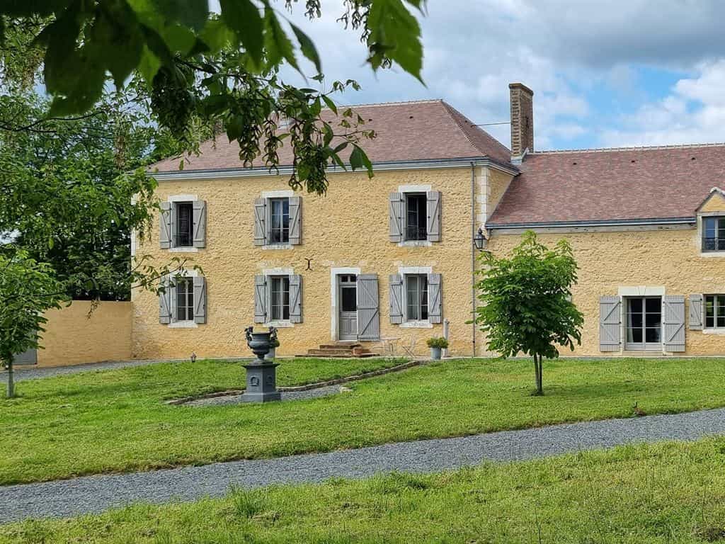 жилой дом в Etouars, Nouvelle-Aquitaine 12471764