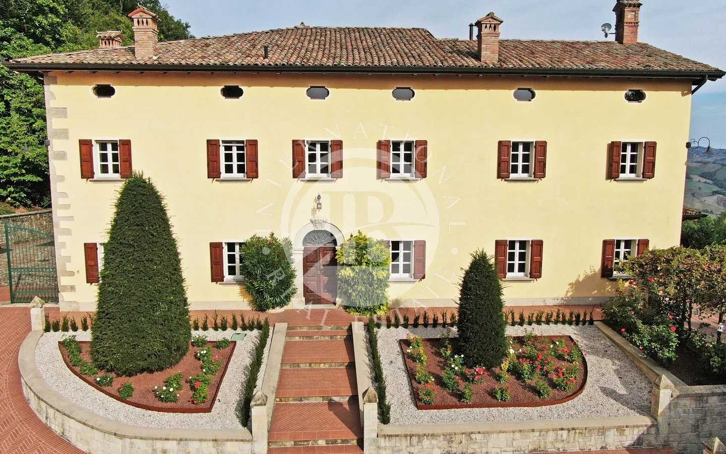 House in Pavullo nel Frignano, Emilia-Romagna 12473533