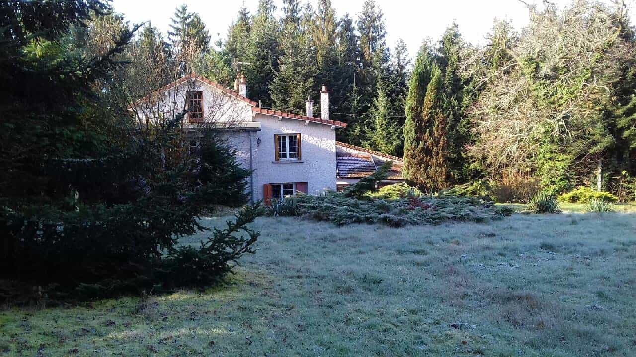 жилой дом в Celles-sur-Durolle, Auvergne-Rhone-Alpes 12474016
