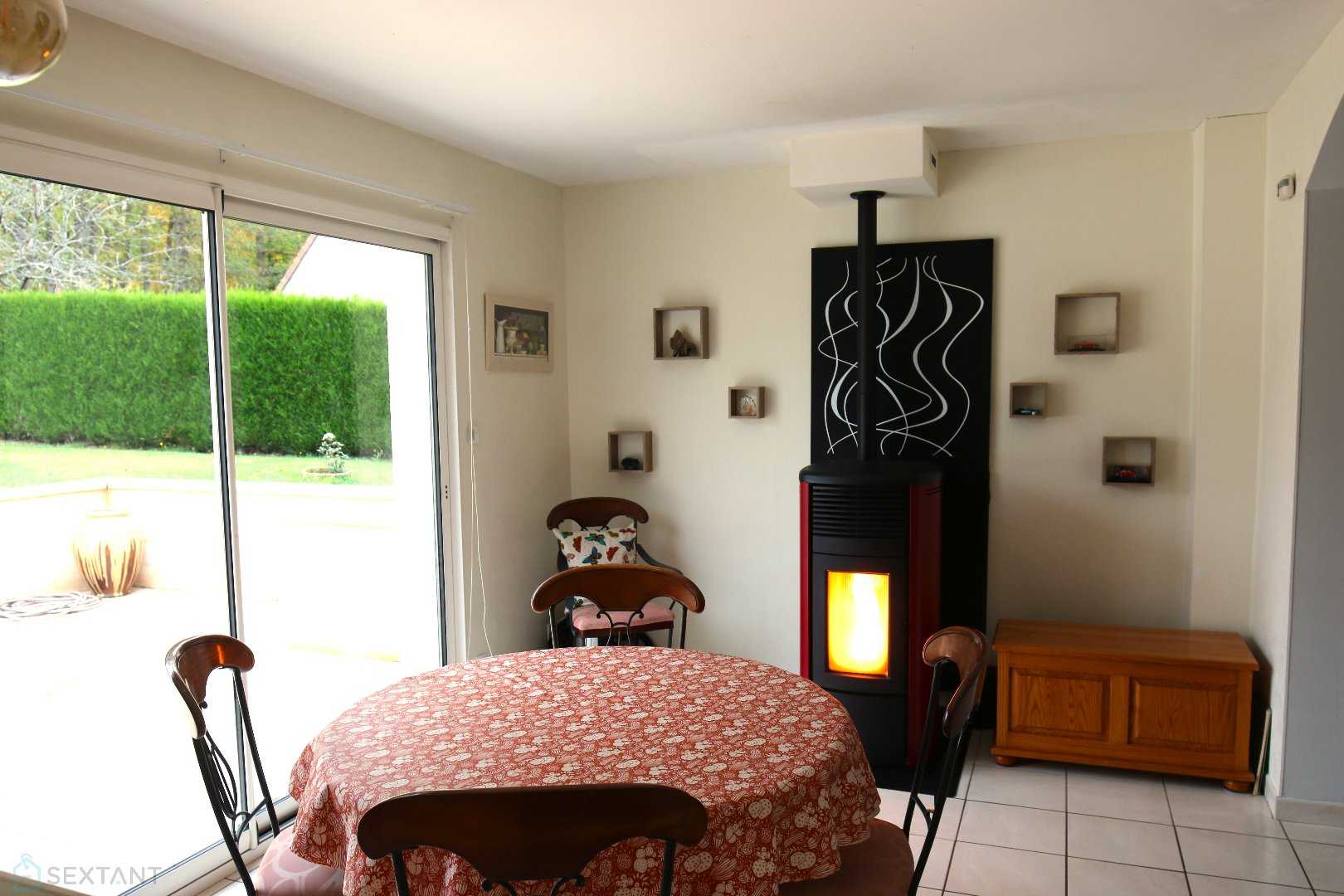 casa no Saint-Sebastien-de-Morsent, Normandie 12474018