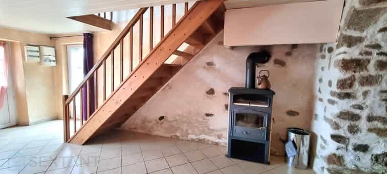 House in Courpiere, Auvergne-Rhone-Alpes 12474037