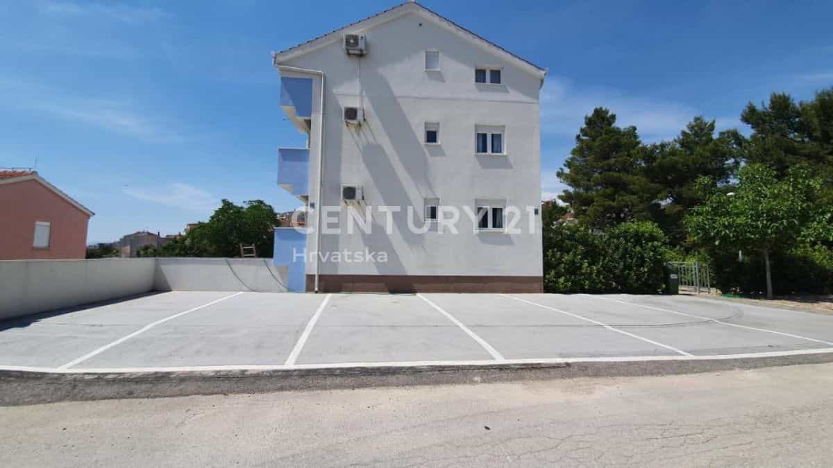Talo sisään , Split-Dalmatia County 12474978