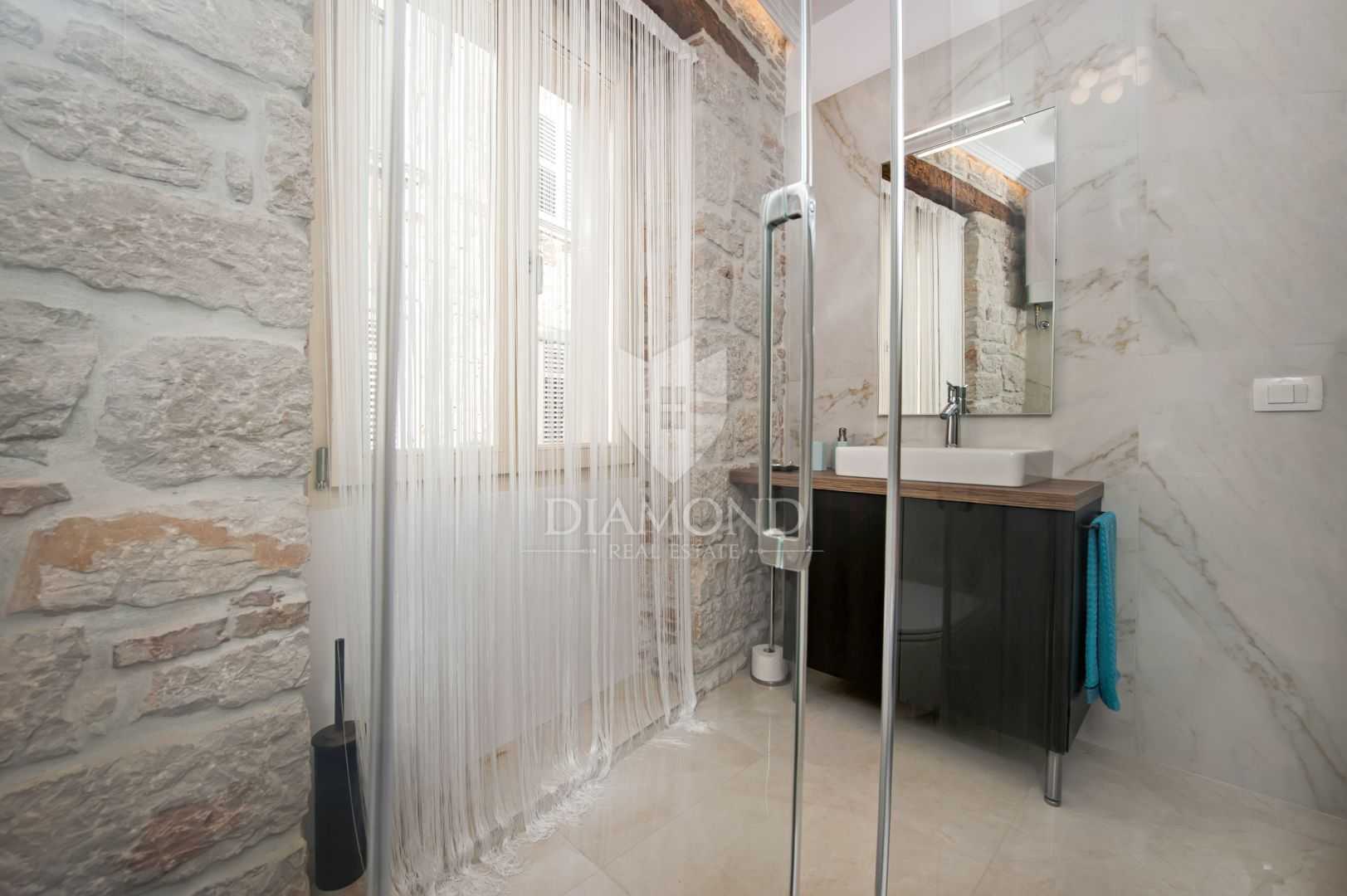 Condominium dans Rovinj, Istria County 12475138