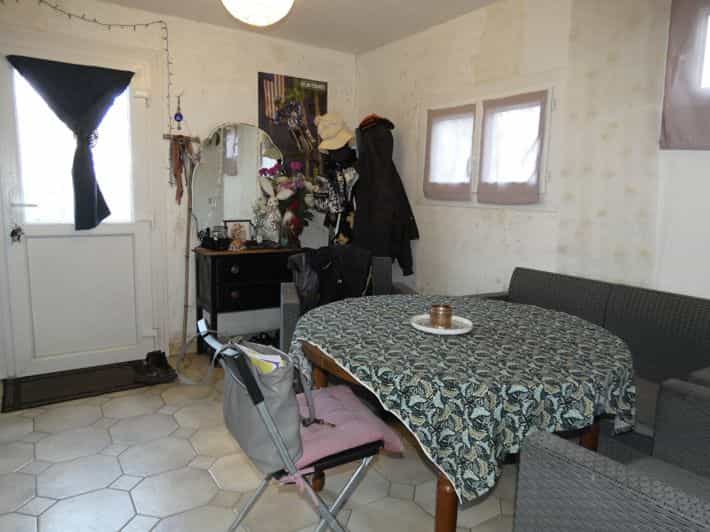 Haus im Saint-Brice-de-Landelles, Normandie 12476564