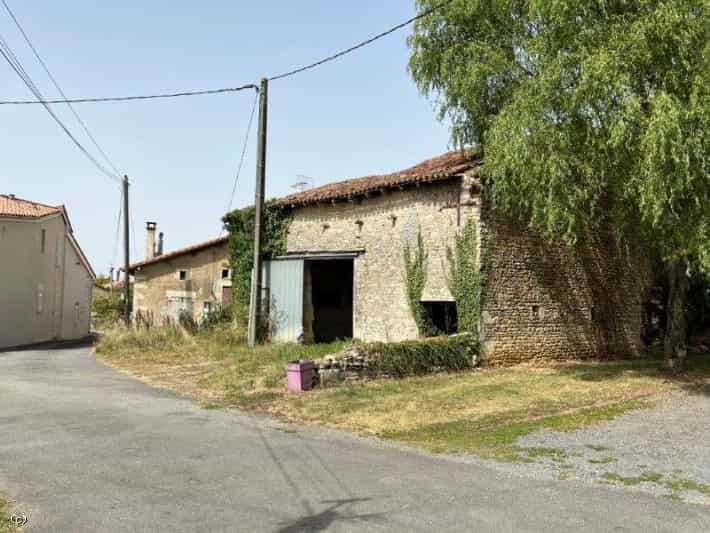 Huis in Saint-Claud, Nouvelle-Aquitaine 12476714