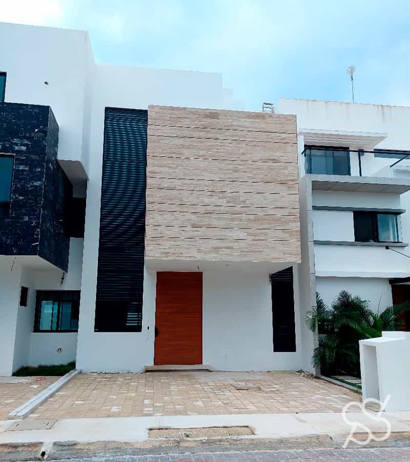 House in Cancun, Quintana Roo 12477033