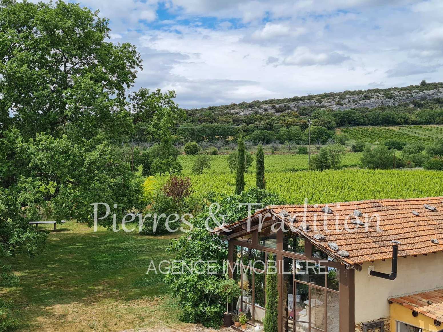 House in Saint-Saturnin-les-Apt, Provence-Alpes-Cote d'Azur 12477493