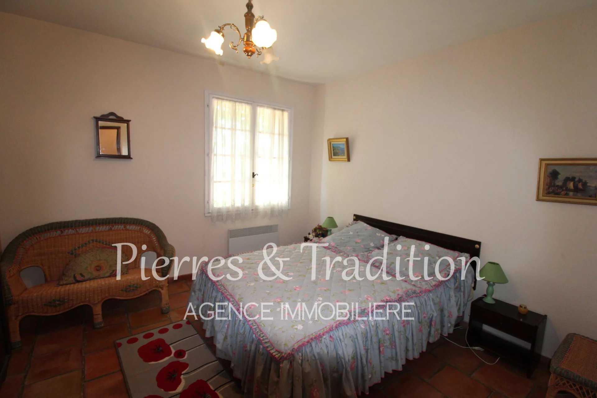 rumah dalam Reillanne, Alpes-de-Haute-Provence 12477500