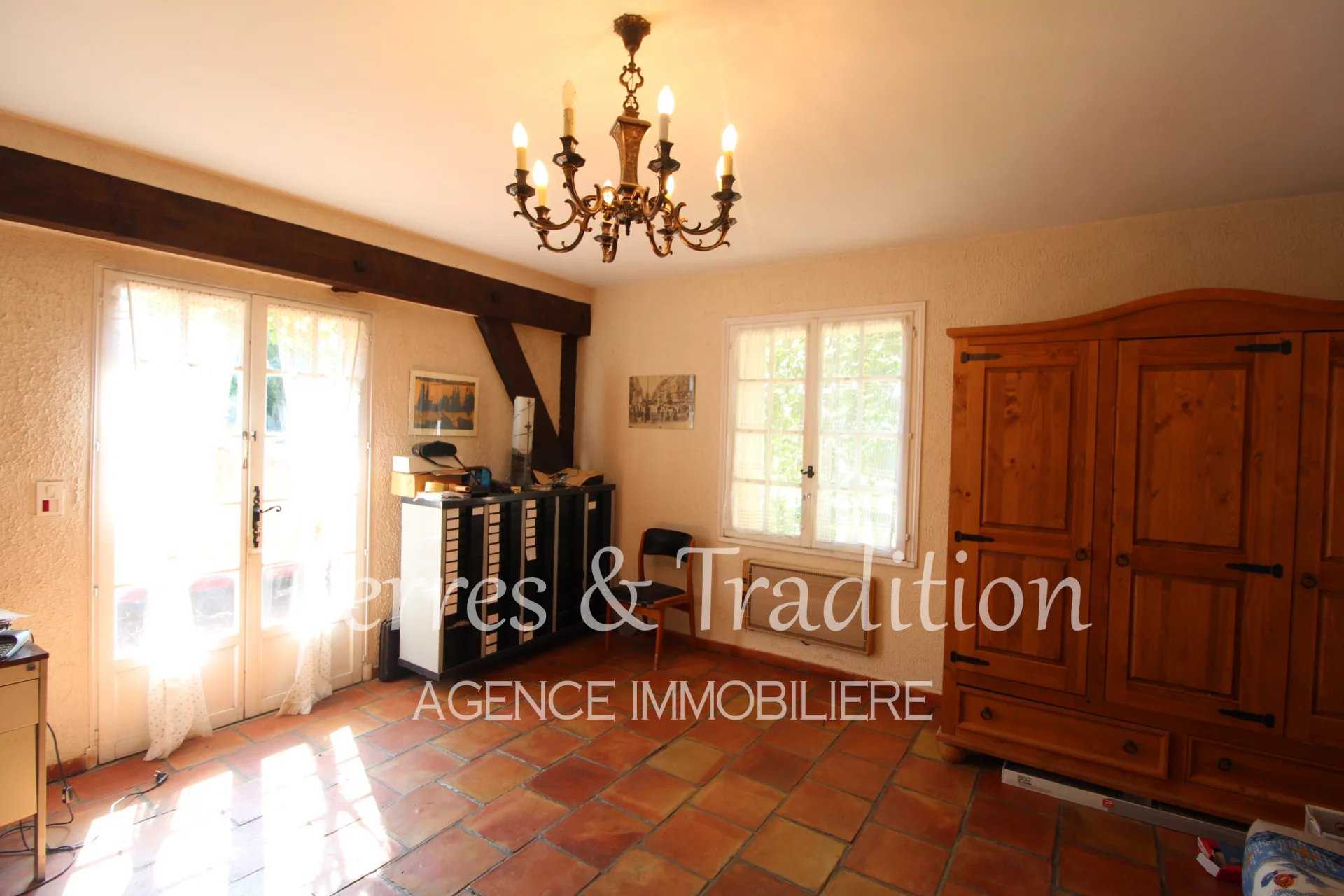 Talo sisään Reillanne, Alpes-de-Haute-Provence 12477500