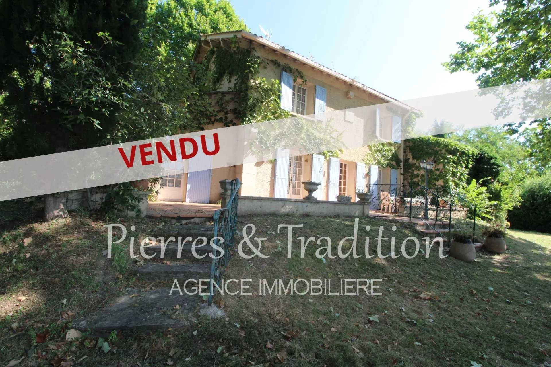 Dom w Reillanne, Alpes-de-Haute-Provence 12477500