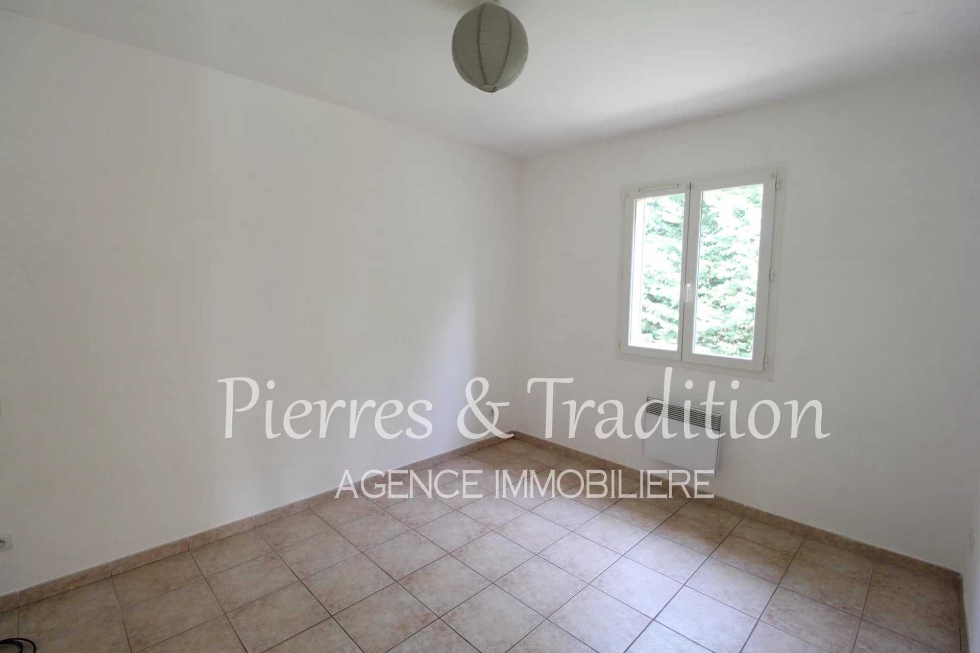 casa en Simiane-la-Rotonde, Provenza-Alpes-Costa Azul 12477503
