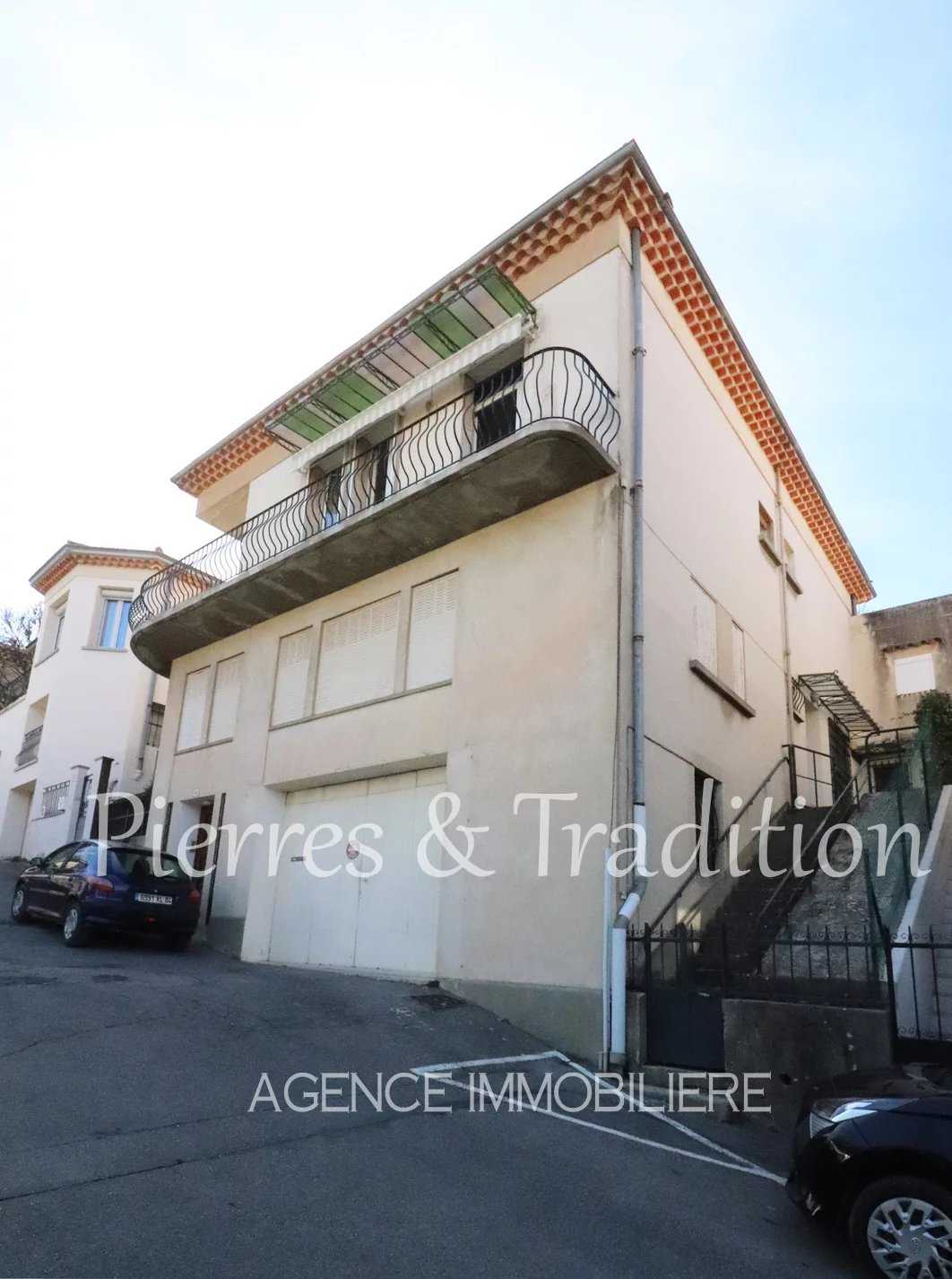 Hus i Apt, Provence-Alpes-Cote d'Azur 12477506