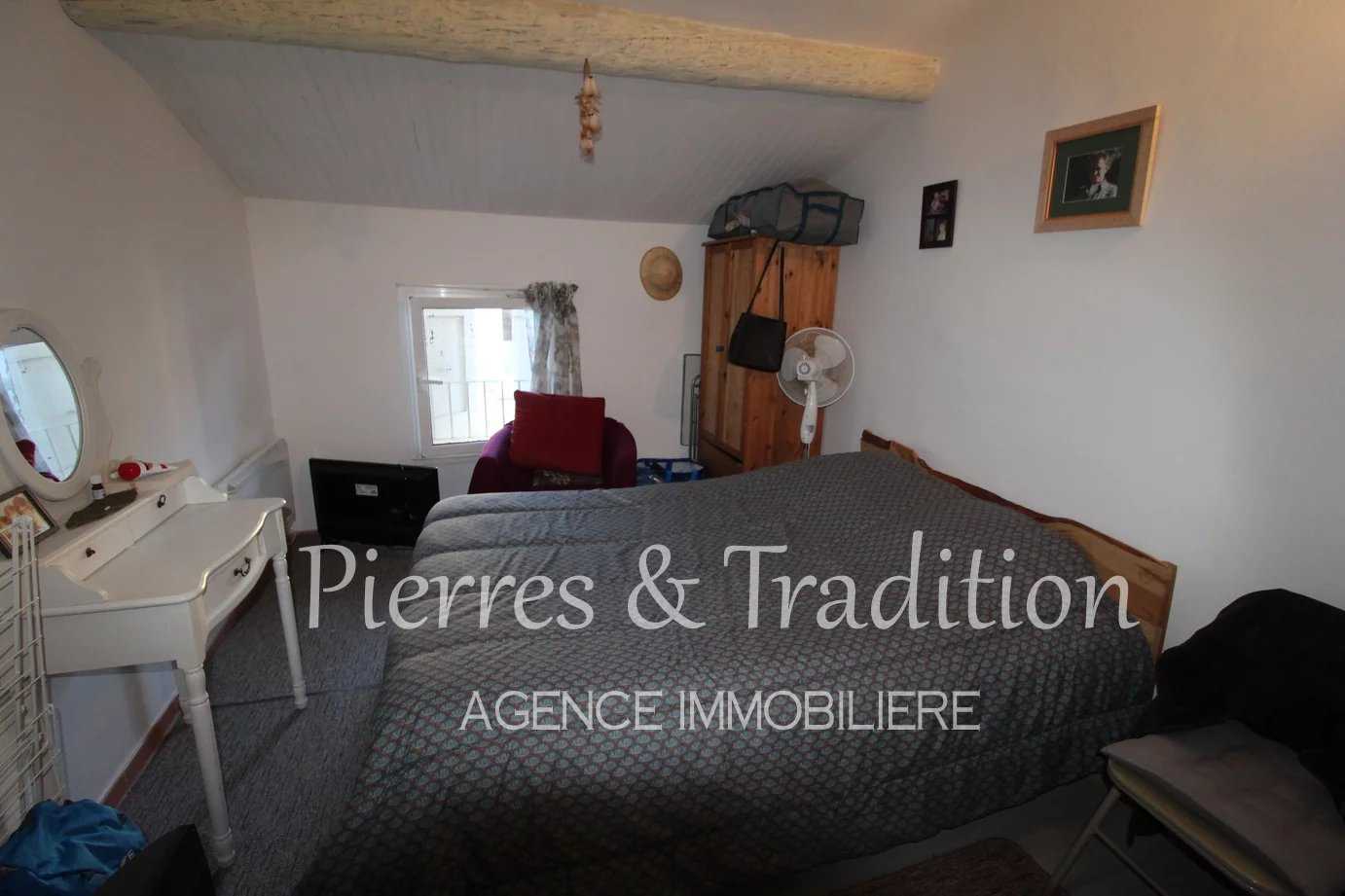 Condominio nel Apt, Provence-Alpes-Cote d'Azur 12477507