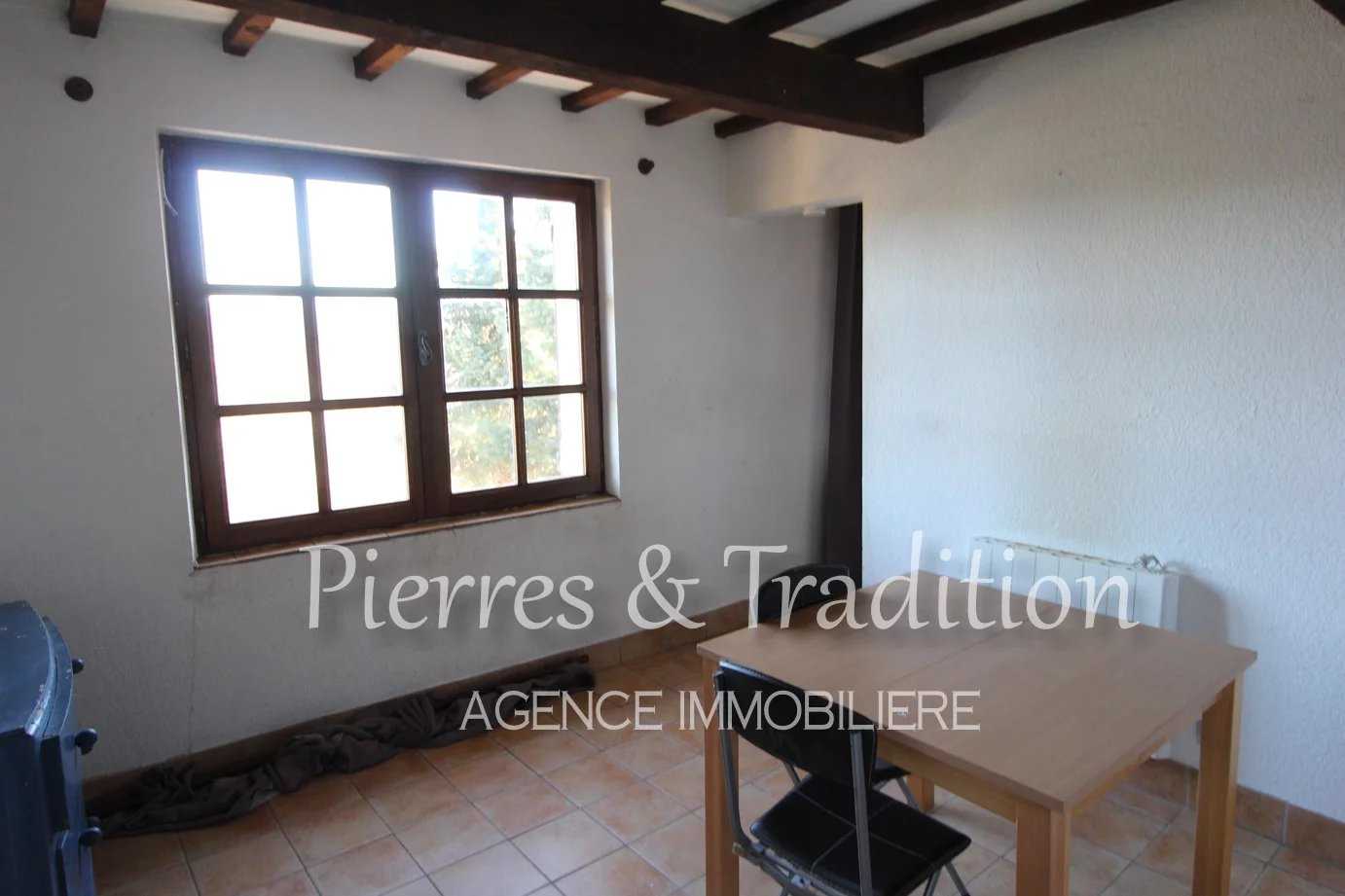 Condominium dans Viens, Provence-Alpes-Côte d'Azur 12477508